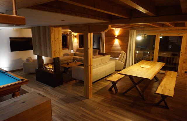 Serre Chevalier: Large renovated traditional chalet, Sauna, Billiards table, close to the slopes