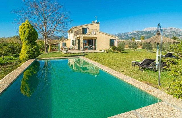 SES ROTGES - Villa con piscina privada en SELVA. WiFi Gratis