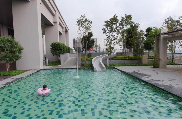 SFERA ATMOSPHERE MAEPS Serdang Free WiFi Netflix Sky Garden Infinity Pool Facing Putrajaya
