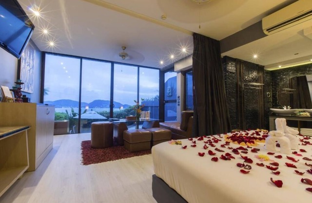 Premium Deluxe con piscina profunda en Patong (C)