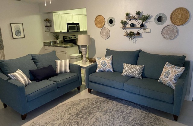 Shadowlawn Villas, Suite II