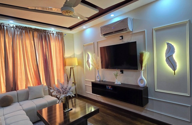 Shahzaib's Home 1BHK Fully Furnished Apartment at City Center