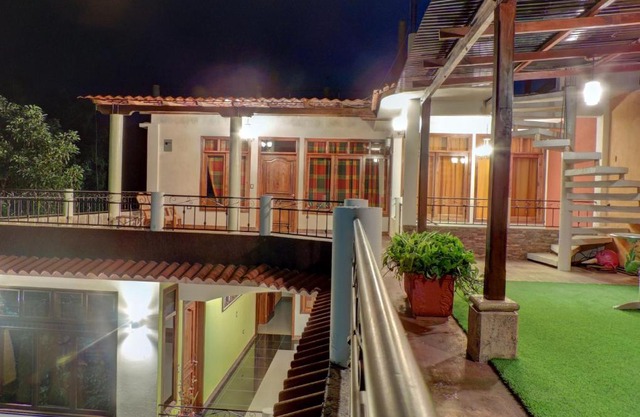 SHANTI SHANTI Hotel & Restaurante