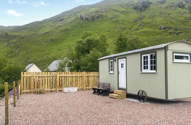 Shepherds Cabin - UK48225