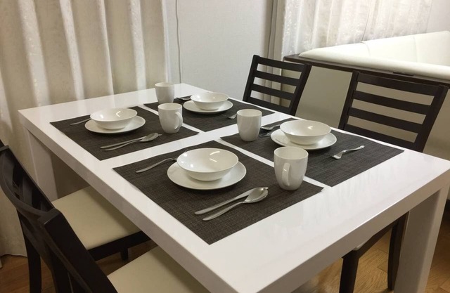 Cerca de Shinjuku, a 2 minutos de la estación más cercana, Group también se complace en acomodar hasta 12 personas. ¡Toda la casa se puede reservar (9 camas) + comedor grande (2 cables + todoterreno)!