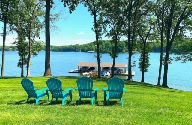Shorely Heaven: WiFi, encimeras de granito, elegancia del lago