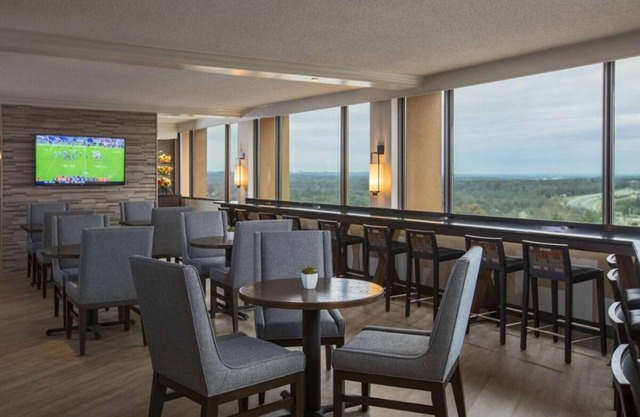 Short Drive to Nashville Zoo and Nashville Airport! Pet-Friendly, w/ Pools