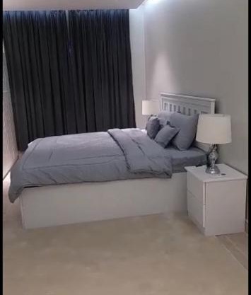 شقه مريحه من غرفتين تبعد ٧ دقائق عن الحرم