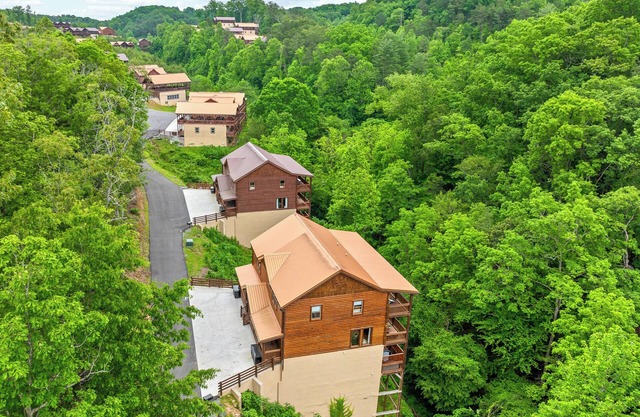 Side by Side Cabins - Sleeps 48 - Close to Pigeon Forge - Indoor Pools and Games
