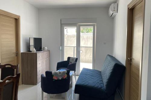 Silver Lake apartmant