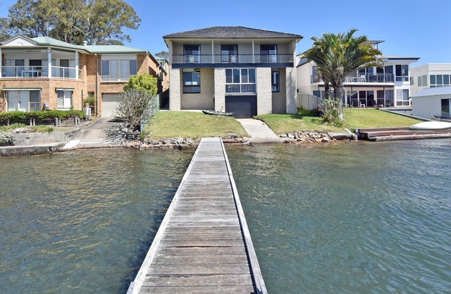 Silverwater Serenity Shores Absolute Waterfront On The Lake