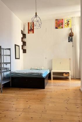 Simple Room Berlin Mitte Artist and LGBTQ friendly