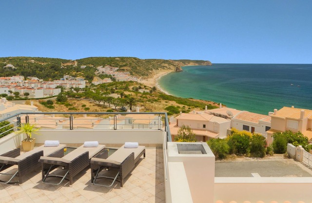 SIMPLEMENTE SALEMA - VILLA DE LUJO FRENTE AL MAR - PISCINA INFINITY - AIRE ACONDICIONADO - TERRAZA EN EL TECHO