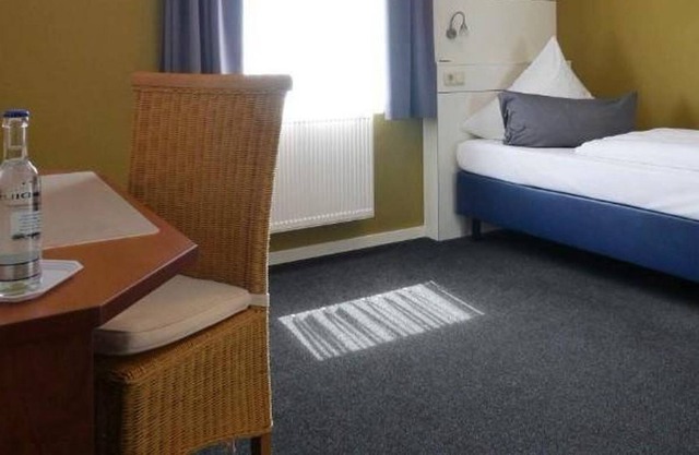 Habitación individual, ducha, aseo - Hotel-Restaurant Hüllen