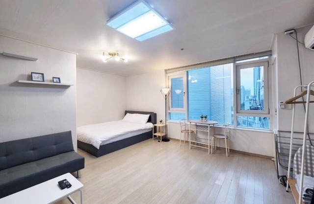 Sinsa Station 2-Min Walk / Central Gangnam Hideaway