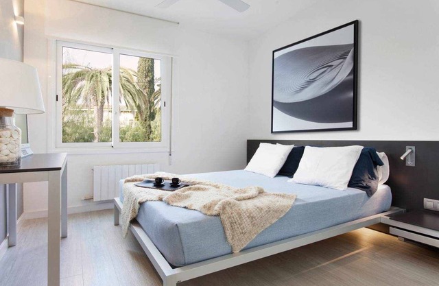 SITGES BLANCSUBUR · Soleado y Moderno