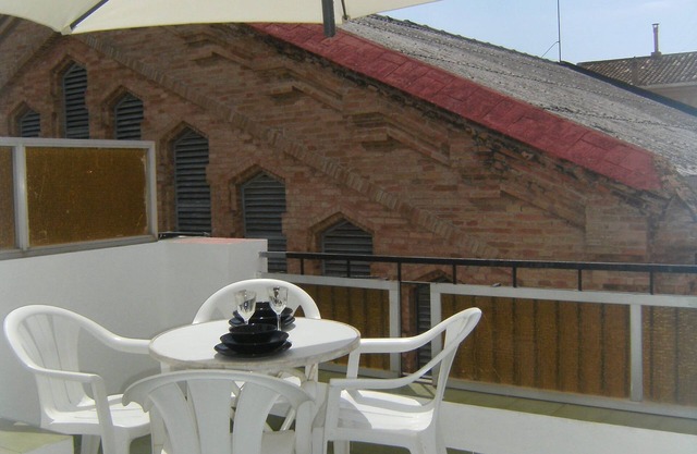 Sitges centro. Free Wi-Fi. Apartamento con terraza a 20m playa. Muy tranquilo