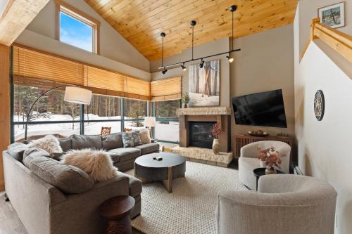 Ski Tip 8716 by Summit County Mountain Retreats