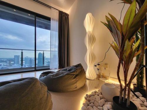 SKS Pavilion Ultimate Skyline w Bathtub 3 BR, 6 Pax