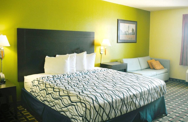 Days Inn by Wyndham / 1 cama King, para no fumadores