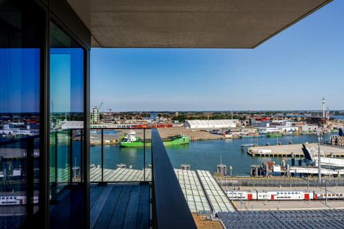 Sky Tower II - Modern Stay with Panoramic Views