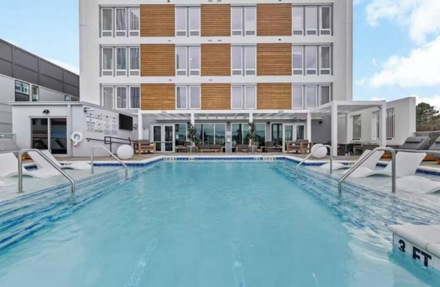 SkyHigh Nashville/Rooftop Pool