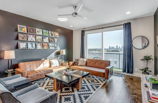 Skyline View, Garage, Mural and Ping Pong in Big Modern Home