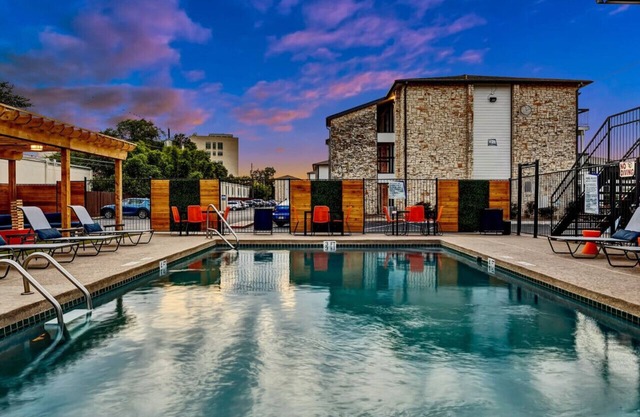 Embrace Austin's Vibrant Heart| Elegant 1BR Haven