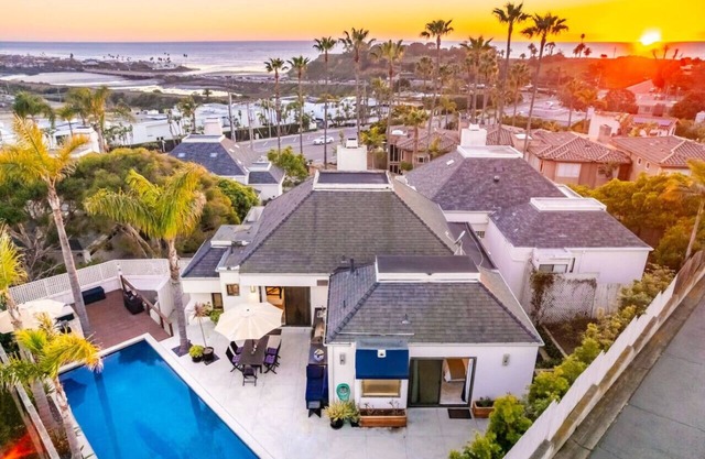 Sleek and Chic by the Beach