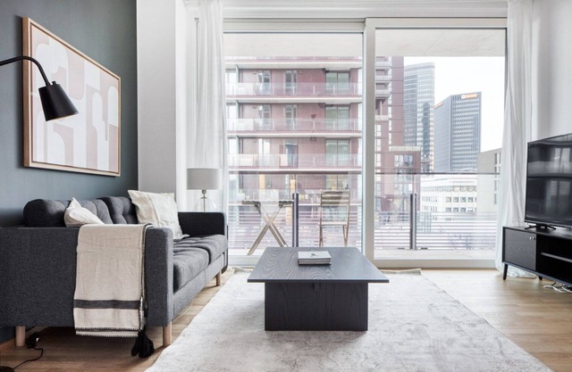 Sleek Landstraße 1BR w/ Pool & Elevator, near Metro U3, by Blueground