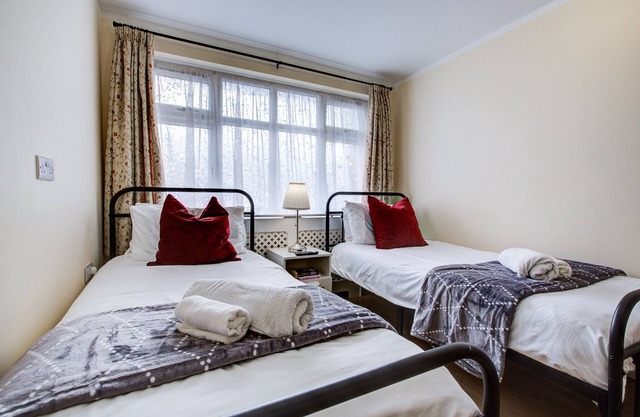 London Sleep-2 Studio-Free Parking, Pet Friendly
