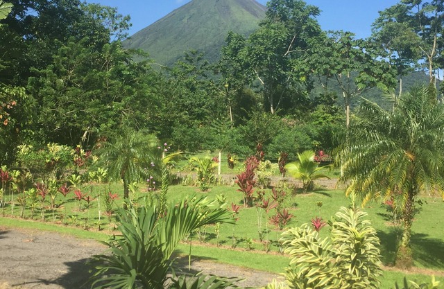 Sleep VIP con habitación privada con vistas al Volcán Arenal