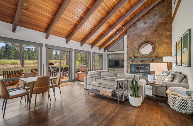 Sleeps 14+ | 7 bed, 6 bath | SHARC | Peloton