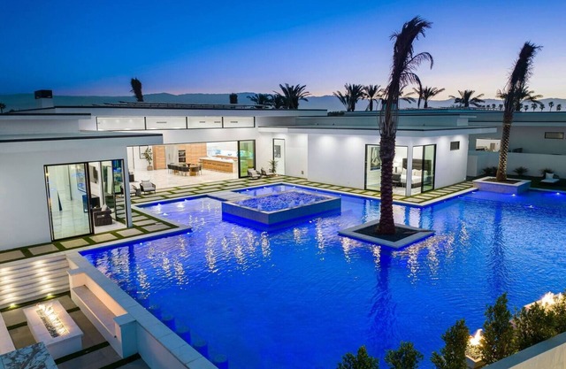 Pool, Hot Tub & Firepit Villa in Coachella Valley | Sleeps 14 | Bravo Villa #5