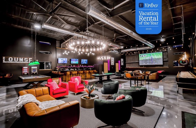 Football Fave - Entertainment Barn, Pool, Fire Pit
