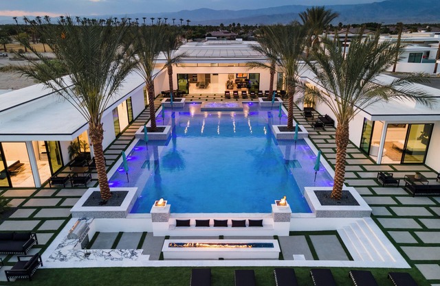 Sleeps 26 | Retreat w/ Pool, Hot Tub, Pickleball & Putting Green | Villa #12