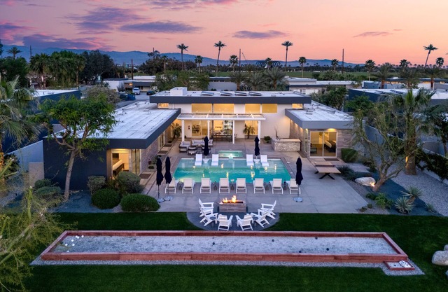 Sleeps 28, Putting Green, Bocce Ball, Near Coachella | Polo Villas Sol