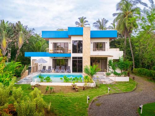 Sleeps 8-beachfront-private Pool-wildlife-100mb