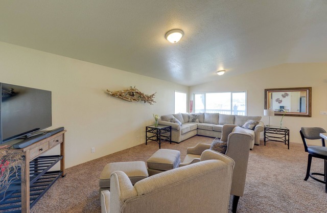 ¡NUEVO! Smith River Home w / Boat Launch Acceso y Vistas
