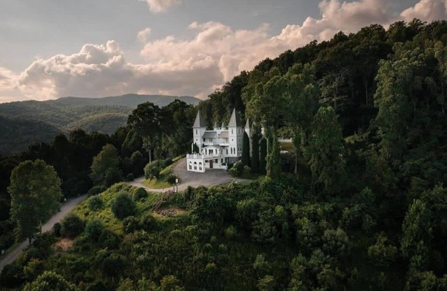 +++ ¡Castillo de la vida real en el cielo con las mejores vistas de la costa este!+++