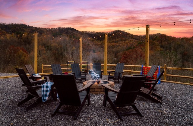 Smoky Mtn -GameRoom,Theater,Firepit,BBQ&HeatedPool