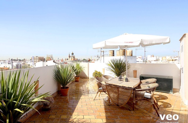 Sol. Ático con 2 dormitorios, terraza y solarium