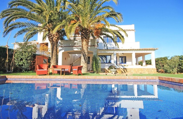 Sol: Villa con piscina a 300m de la playa
