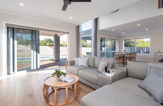 Solara House with Heated Pool and Cinema Room
