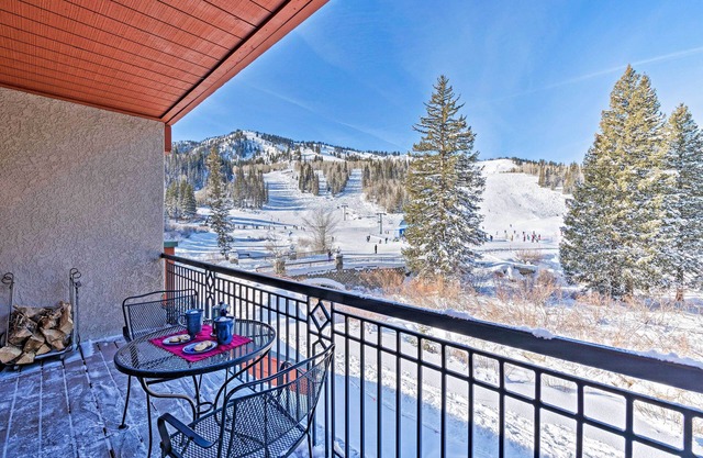 ¡NUEVO! Solitude Creekside Condo-más cercano al remonte!