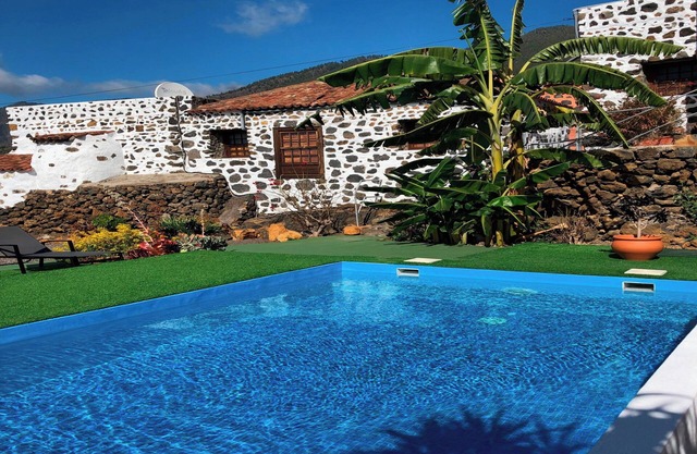 Sombrero de Pico A en el Paso, La Palma. Piscina compartida.