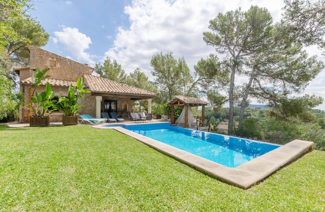 SON DURI (CIMENTERES) - Villa con piscina privada en Inca. WiFi Gratis