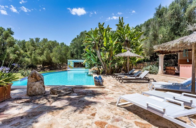 Son Pavo Real Finca idílica con piscina, casa de invitados y gran jardín en Santanyi