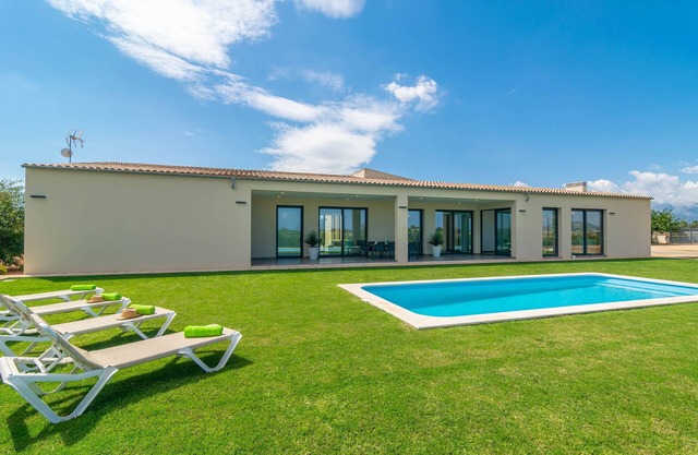 SON SASTRE (FIGUEROLA) - Acogedora y moderna casa de campo con piscina privada. Ideal para