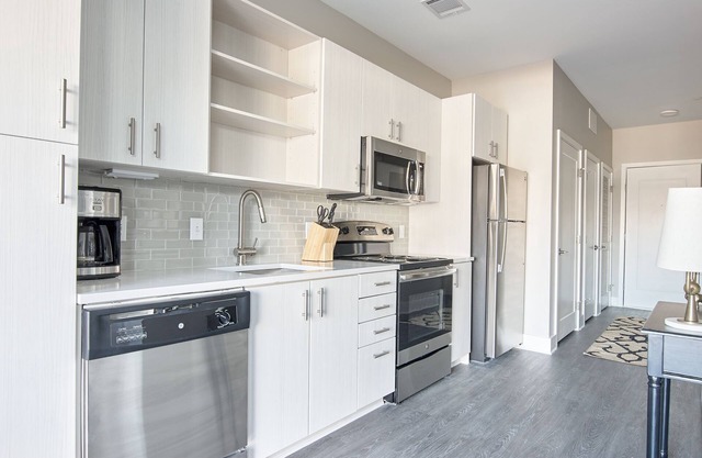 Sonder Belcourt | Queen Studio Apartment w/ Balcony